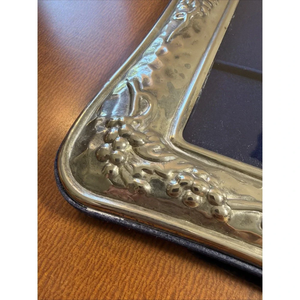 Vintage International Silver Co 5x7 Frame Silver Plated Grape Design